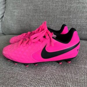 Little Girl’s Nike Soccer Futbol cleats Hot Pink Black Size 13.5C